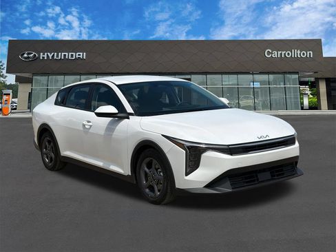 Used 2025 Kia K4 FWD image 3