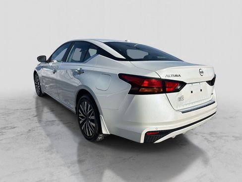 Certified 2023 Nissan Altima 2.5 SV image 3
