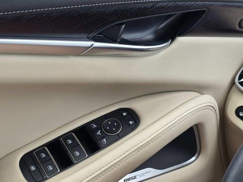 Used 2023 INFINITI QX60 Sensory w/ Vision Package AWD/4WD image 19