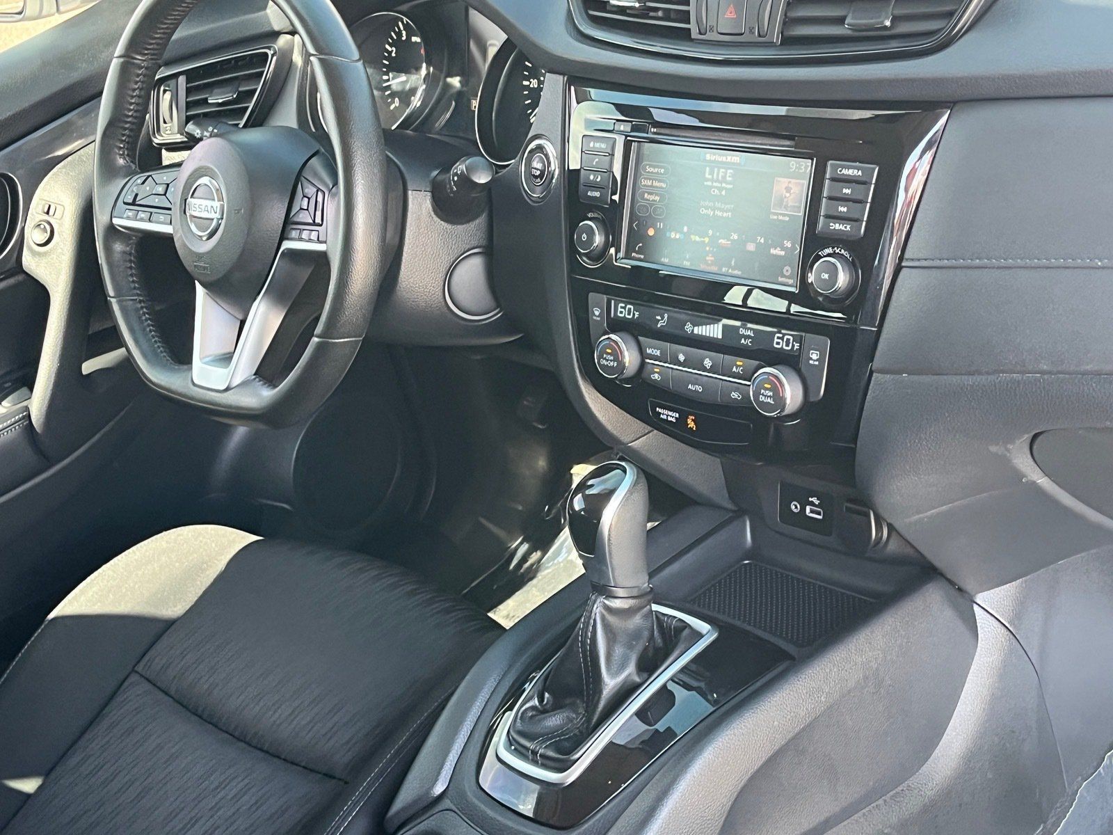 Used 2020 Nissan Rogue SV AWD/4WD image 9