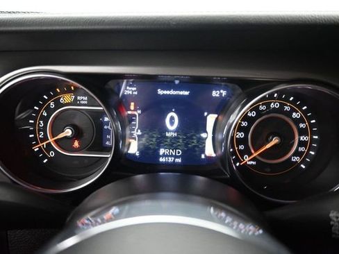 Used 2022 Jeep Wrangler Unlimited Sahara AWD/4WD image 12