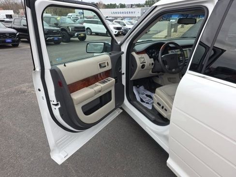 Used 2010 Ford Flex Limited AWD/4WD image 16