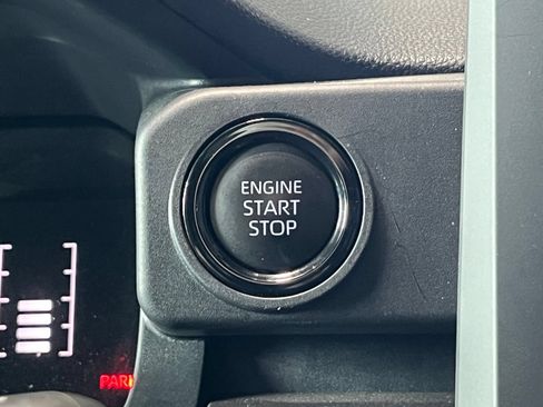 Used 2025 Toyota Tacoma SR5 AWD/4WD image 28