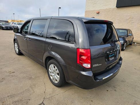 Used 2018 Dodge Grand Caravan SE w/ UConnect Hands-Free Group image 6
