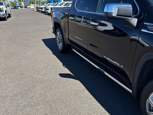 Used 2024 GMC Sierra 1500 Denali w/ Denali Reserve Package AWD/4WD image 5