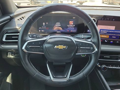 Used 2024 Chevrolet Traverse LT FWD image 28
