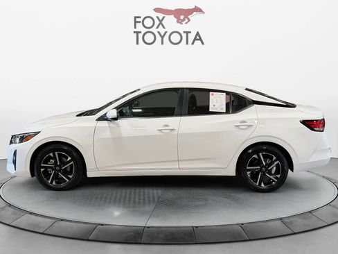 Used 2024 Nissan Sentra SV image 3