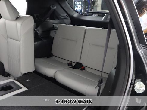 Used 2025 Mitsubishi Outlander AWD image 12