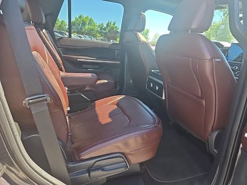 Used 2023 Ford Expedition Limited AWD/4WD image 29