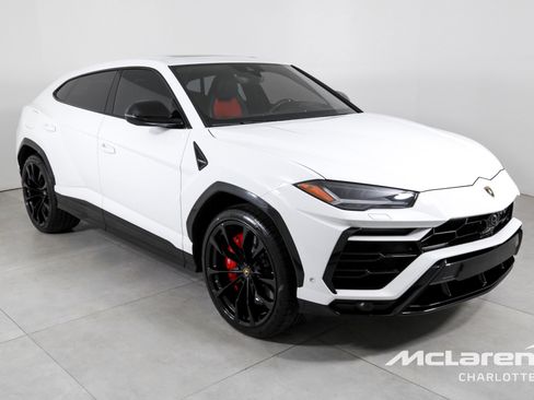 Used 2022 Lamborghini Urus image 3