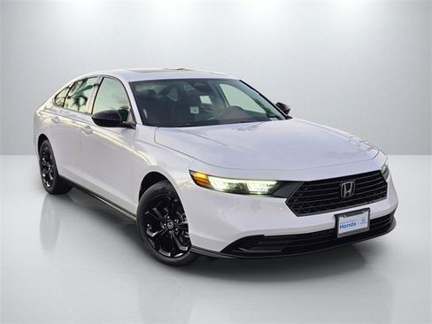New 2025 Honda Accord SE image 1