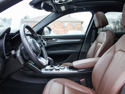 Used 2024 Alfa Romeo Stelvio Ti image 13