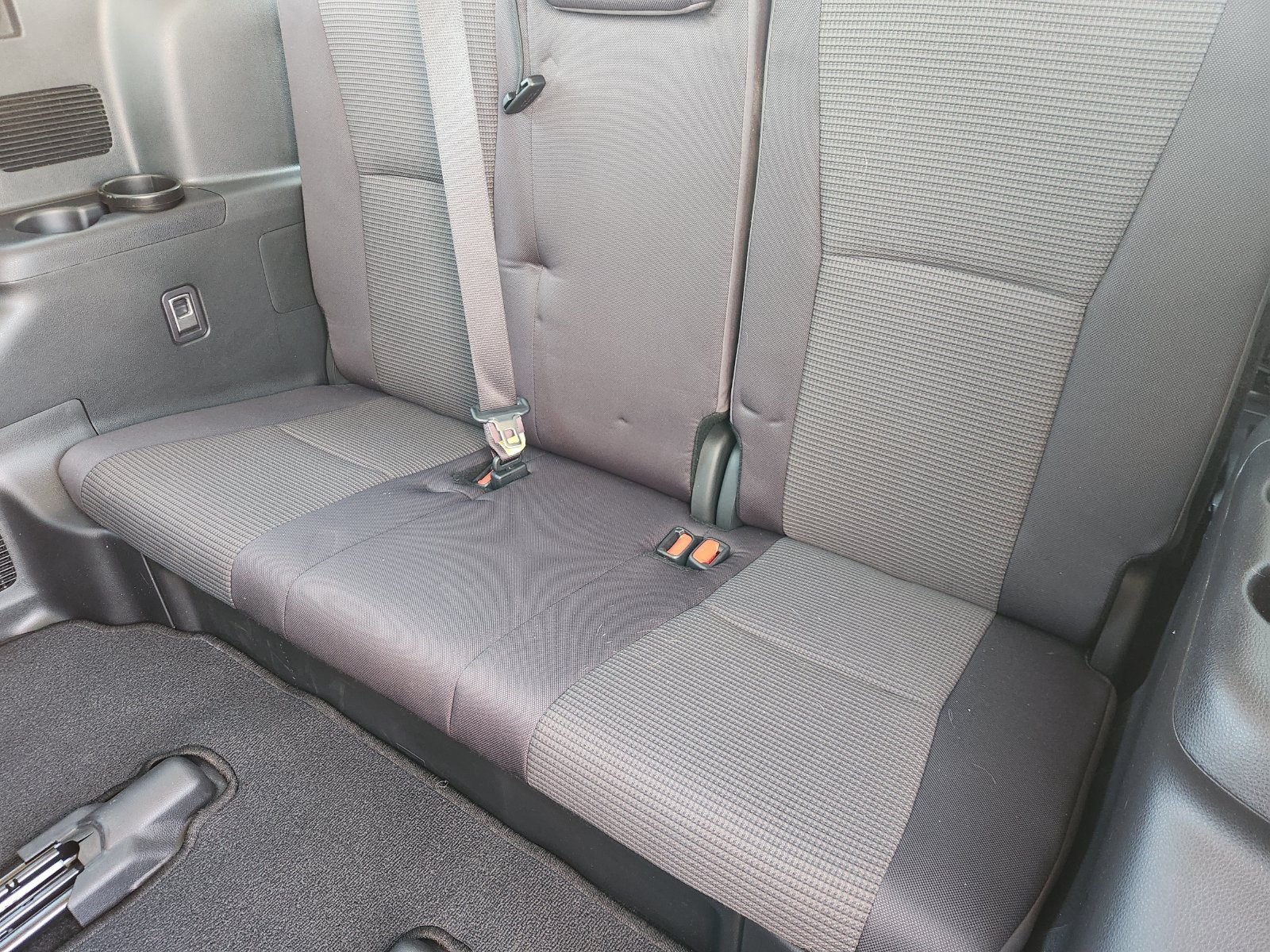 Used 2024 Toyota Highlander LE FWD image 36