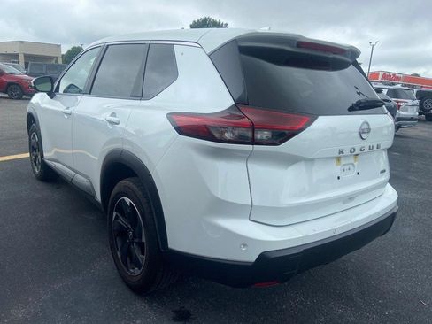 Used 2025 Nissan Rogue SV AWD/4WD image 4
