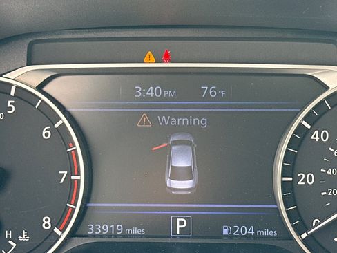 Used 2025 Nissan Altima 2.5 SV FWD image 11