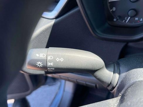 Used 2023 Toyota Corolla LE w/ LE Convenience Package FWD image 18
