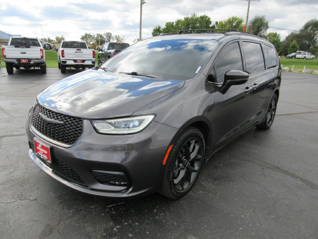 Used 2023 Chrysler Pacifica Touring-L w/ S Appearance Package FWD image 11