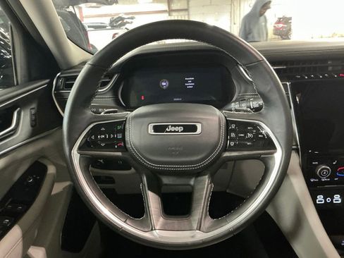 Used 2021 Jeep Grand Cherokee L Overland image 19