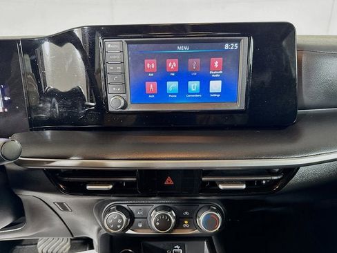 Used 2025 Nissan Kicks S AWD/4WD image 12