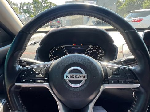 Used 2020 Nissan Altima 2.5 SR w/ Premium Package FWD image 17