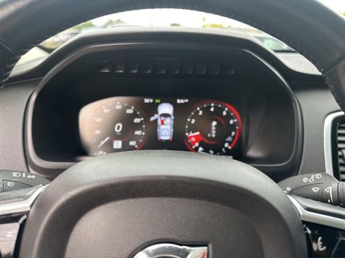Used 2018 Volvo XC90 T6 Momentum w/ Convenience Package image 14