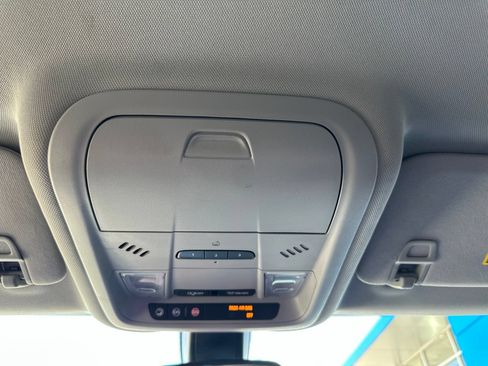 Used 2018 Chevrolet Equinox LT FWD image 35