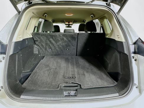 Used 2025 Nissan Rogue SV image 29