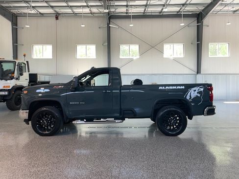 Used 2025 Chevrolet Silverado 2500 LT AWD/4WD image 5