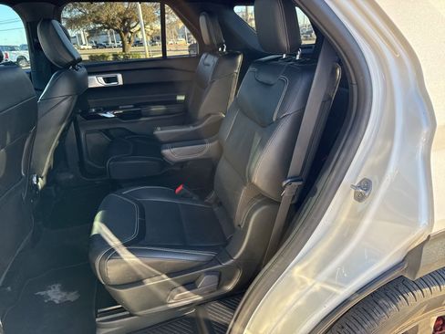 Used 2023 Ford Explorer ST w/ Equipment Group 401A image 11