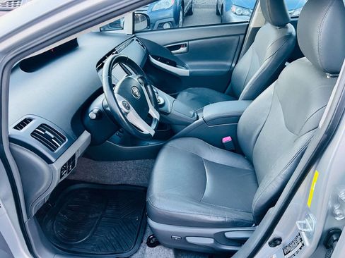 Used 2010 Toyota Prius Five image 15