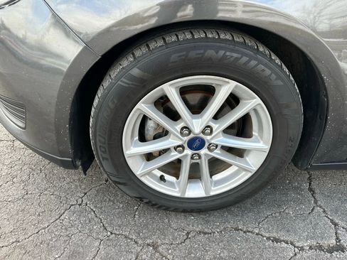 Used 2015 Ford Focus SE image 9