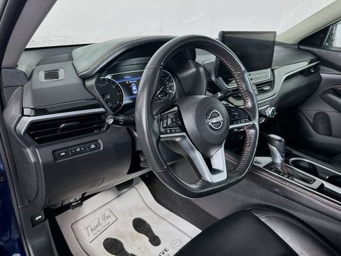 Used 2023 Nissan Altima 2.5 SR w/ SR Premium Package FWD image 9