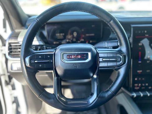 Used 2024 GMC Sierra 1500 AT4 w/ Technology Package AWD/4WD image 18