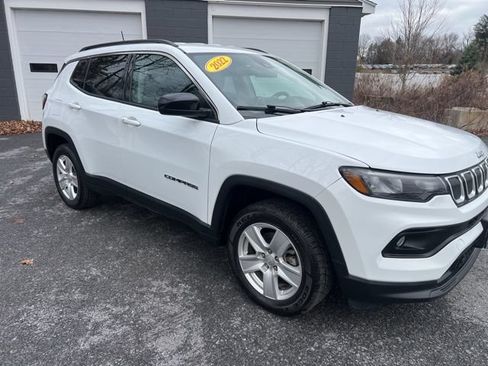 Used 2022 Jeep Compass Latitude AWD/4WD image 1