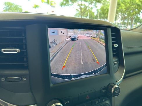 Used 2022 RAM 1500 Laramie AWD/4WD image 10