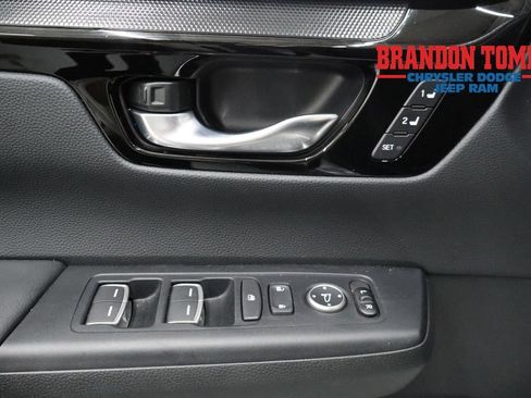 Used 2025 Honda CR-V EX-L image 12