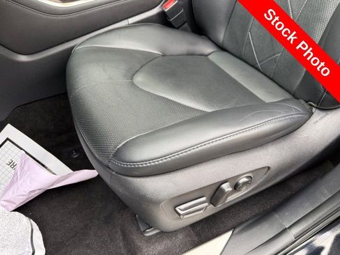 Used 2023 Toyota Highlander Platinum image 18