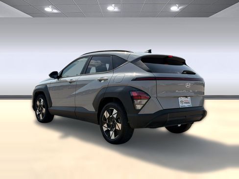 Used 2024 Hyundai Kona SEL FWD image 3