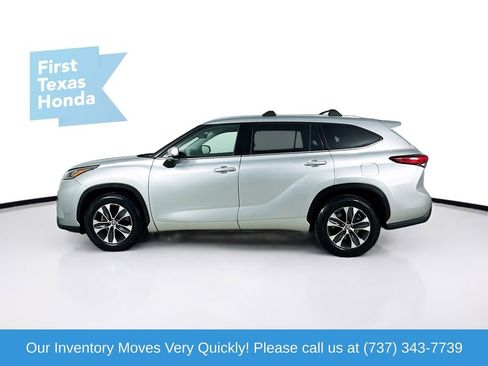 Used 2020 Toyota Highlander XLE FWD image 4