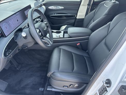 Used 2026 Genesis GV70 2.5T AWD/4WD image 5