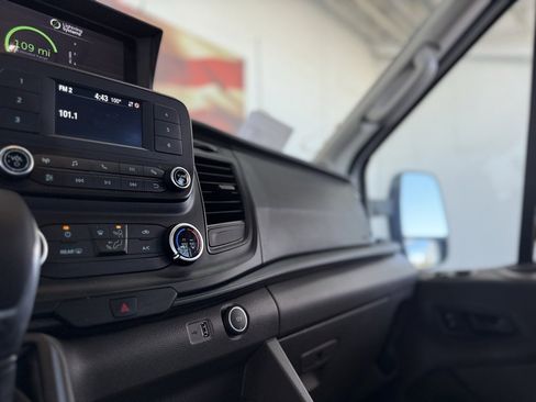 Used 2021 Ford Transit 350 XLT image 31