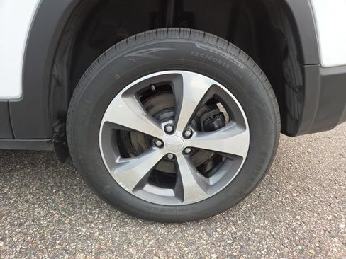 Used 2019 Jeep Cherokee Limited AWD/4WD image 68
