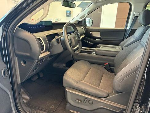 Certified 2025 Ford Expedition Active AWD/4WD image 13