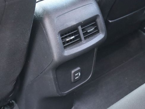 Used 2022 GMC Terrain SLE w/ Driver Convenience Package FWD image 18