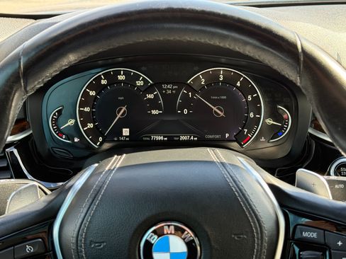 Used 2017 BMW 530i xDrive image 11