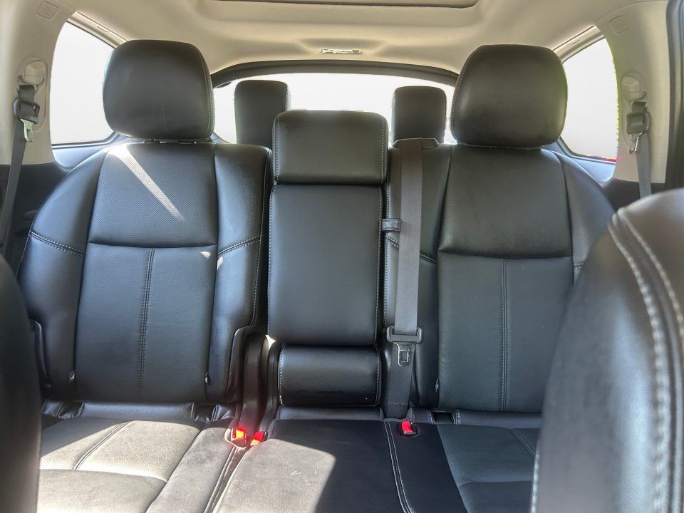 Used 2019 Nissan Pathfinder Platinum AWD/4WD image 12