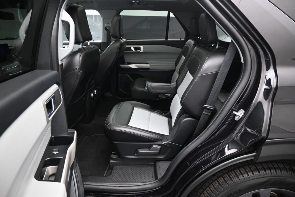 Certified 2023 Ford Explorer XLT w/ Equipment Group 202A RWD image 20