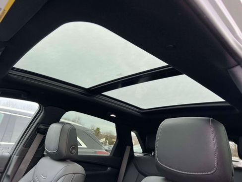 Certified 2023 Cadillac XT5 Premium Luxury image 12