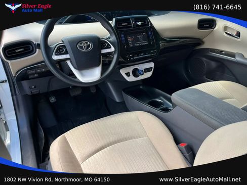 Used 2017 Toyota Prius Two w/ Prius Two Safety Plus Package FWD image 14