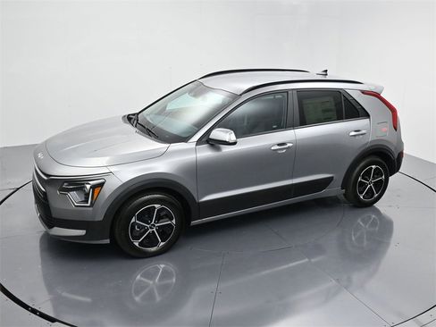 New 2025 Kia Niro EX image 44